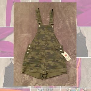 💚CAMO OVERALLS💚